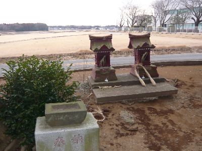 境内の石祠