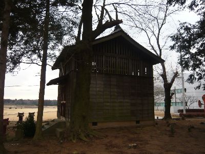 拝殿の側面