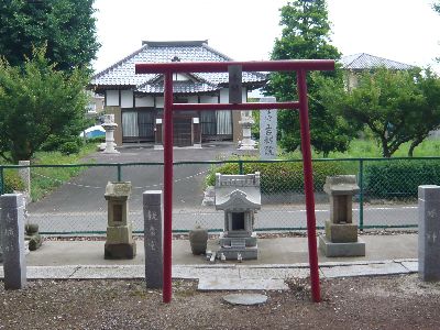 稲荷神社（向かいの吉祥院）