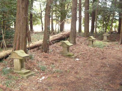 境内の石祠