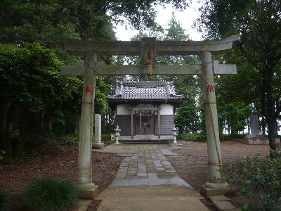 鳥居と拝殿