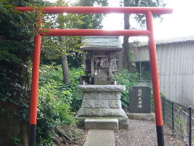 摂社稲荷神社
