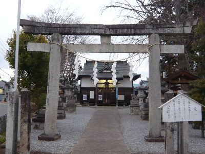 鳥居と拝殿