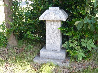 石祠（日ノ宮明神）