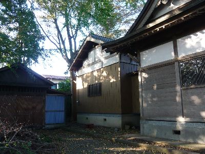 本堂(左面)
