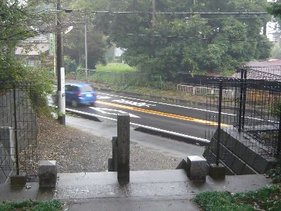 鳥居から道路