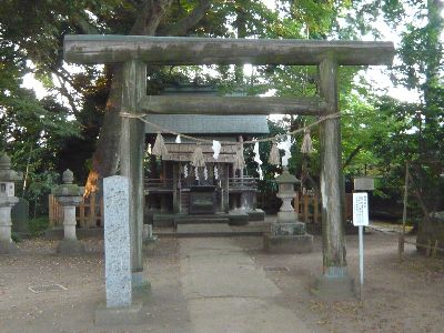 摂社招魂社の鳥居