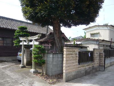 神社の全景