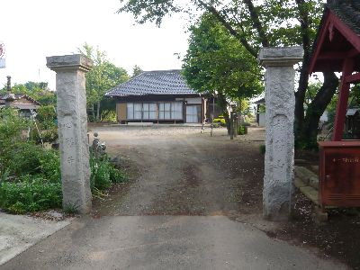 山門の石柱