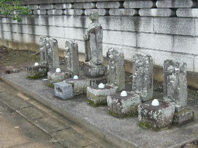 参道入口のお地蔵様