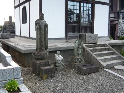 不動堂横の地蔵尊