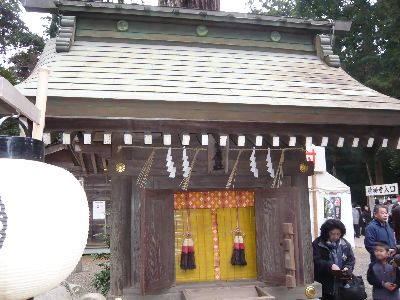 境内社高房神社