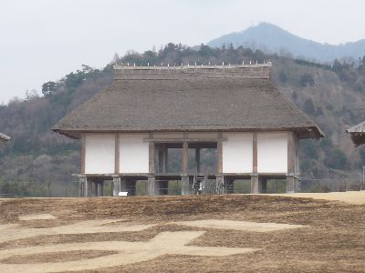 二号建物（寄棟・茅葺）