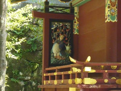 厳島神社(左側彫り物)