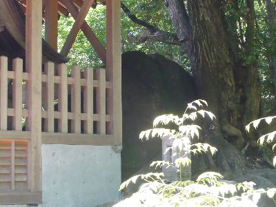 月水石神社の御神体